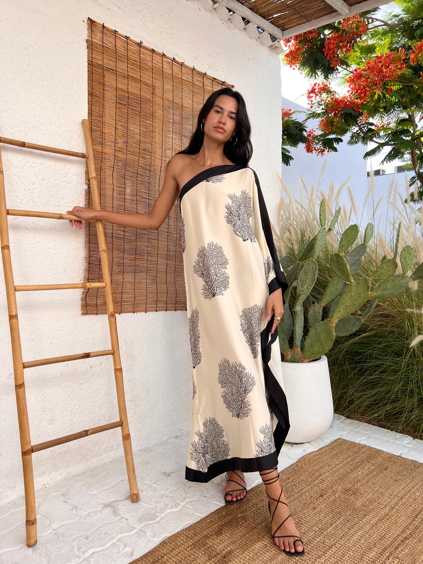 ELENA ONE SHOULDER DRESS B&W