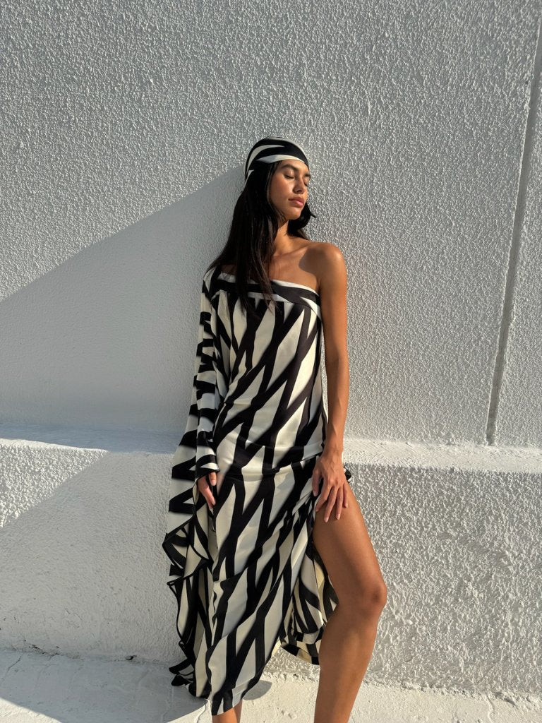 AURA Kaftan B/W