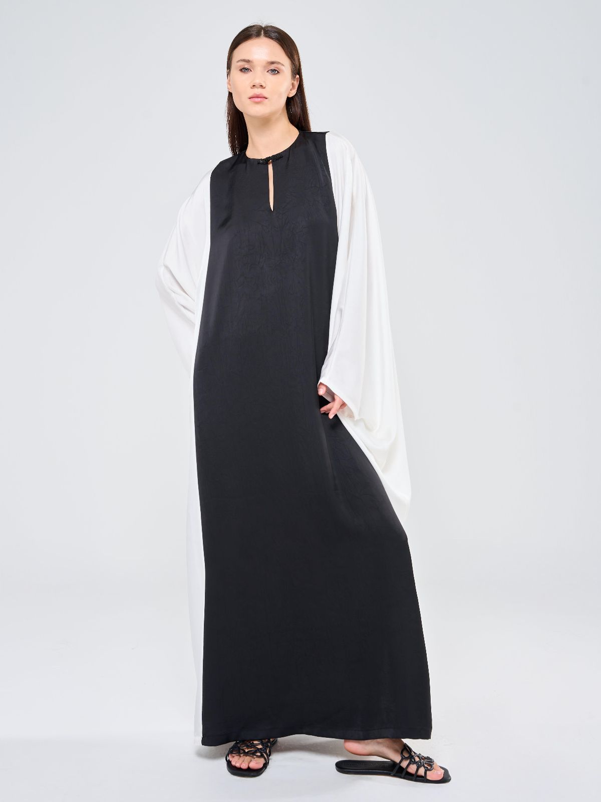 ARABELLA KAFTAN - BLACK & WHITE