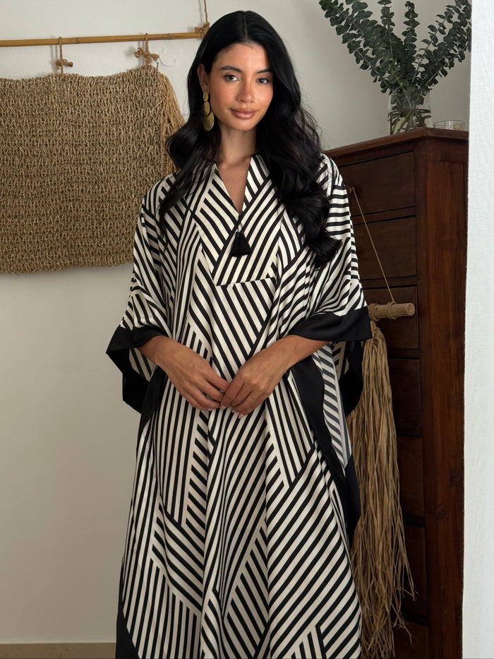 MAYA KAFTAN  - BLACK & WHITE