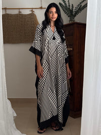 MAYA KAFTAN  - BLACK & WHITE