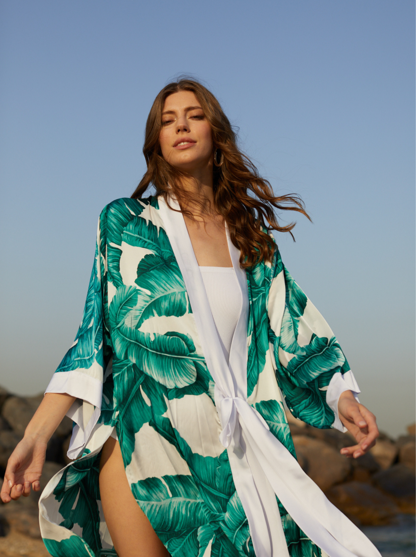 SARA KIMONO PALM LEAVES GREEN